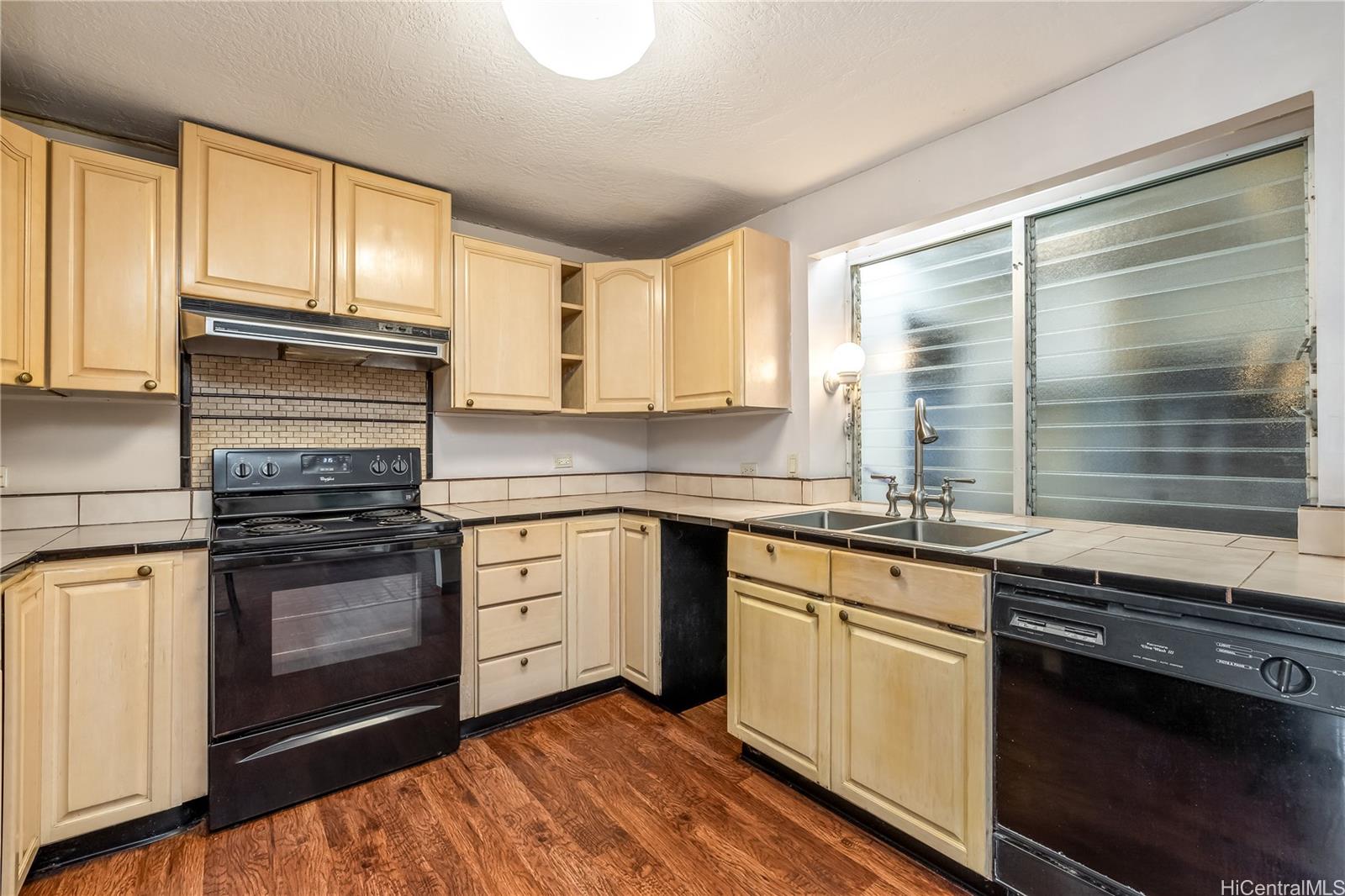 92-640 Aahualii Street