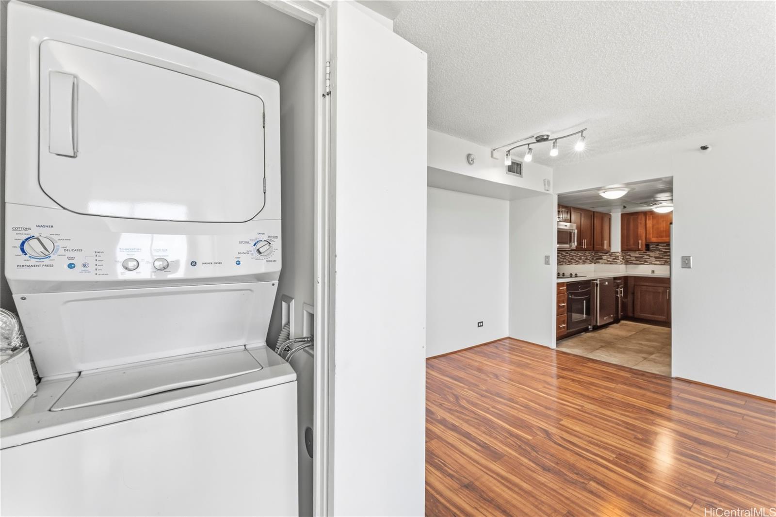 2499 Kapiolani Boulevard  Unit 3705