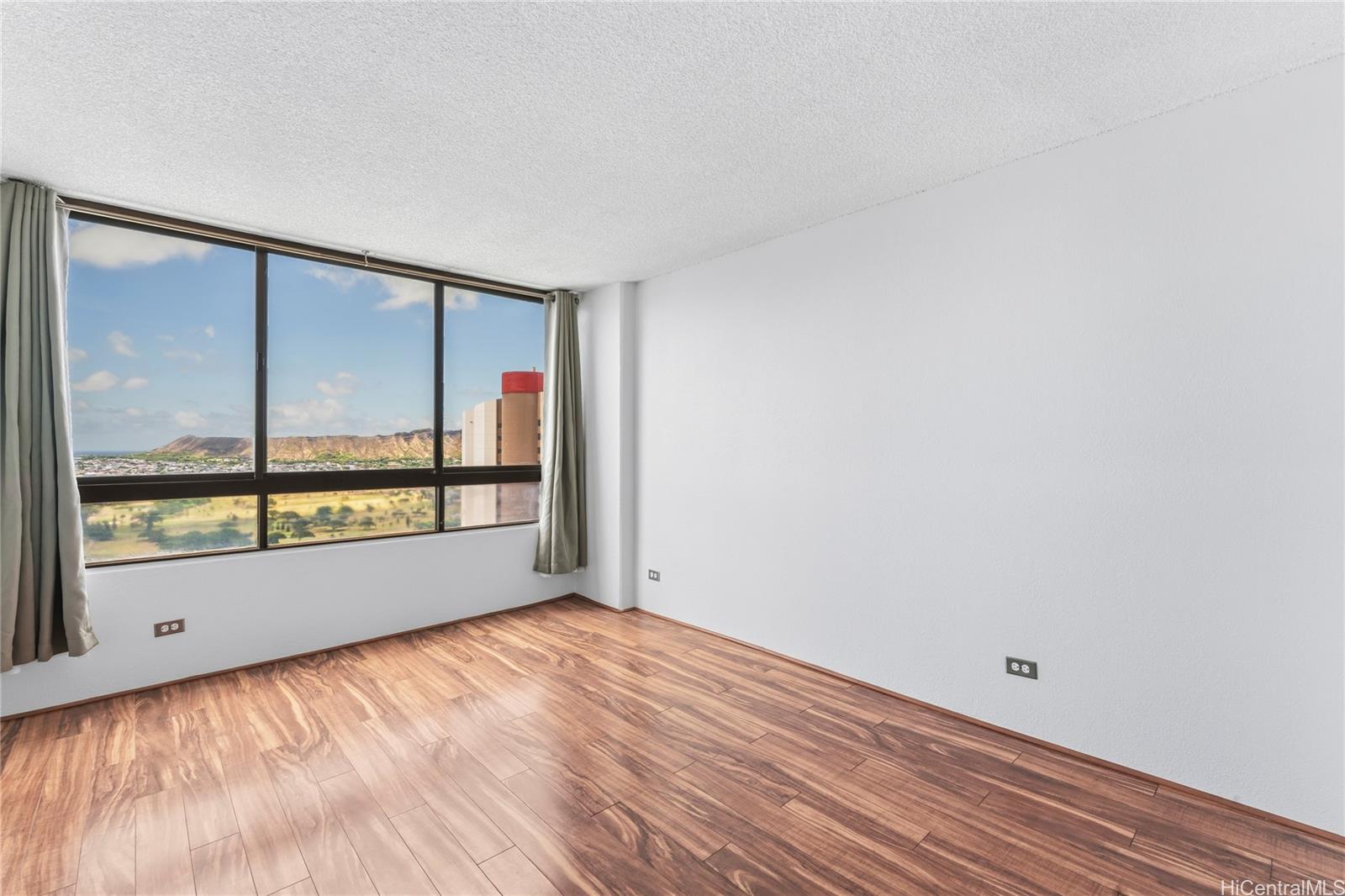 2499 Kapiolani Boulevard  Unit 3705