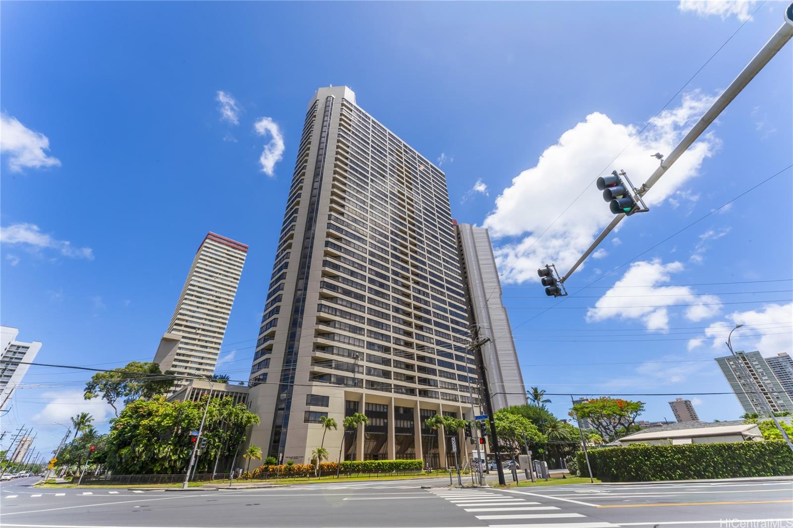 2499 Kapiolani Boulevard  Unit 3705