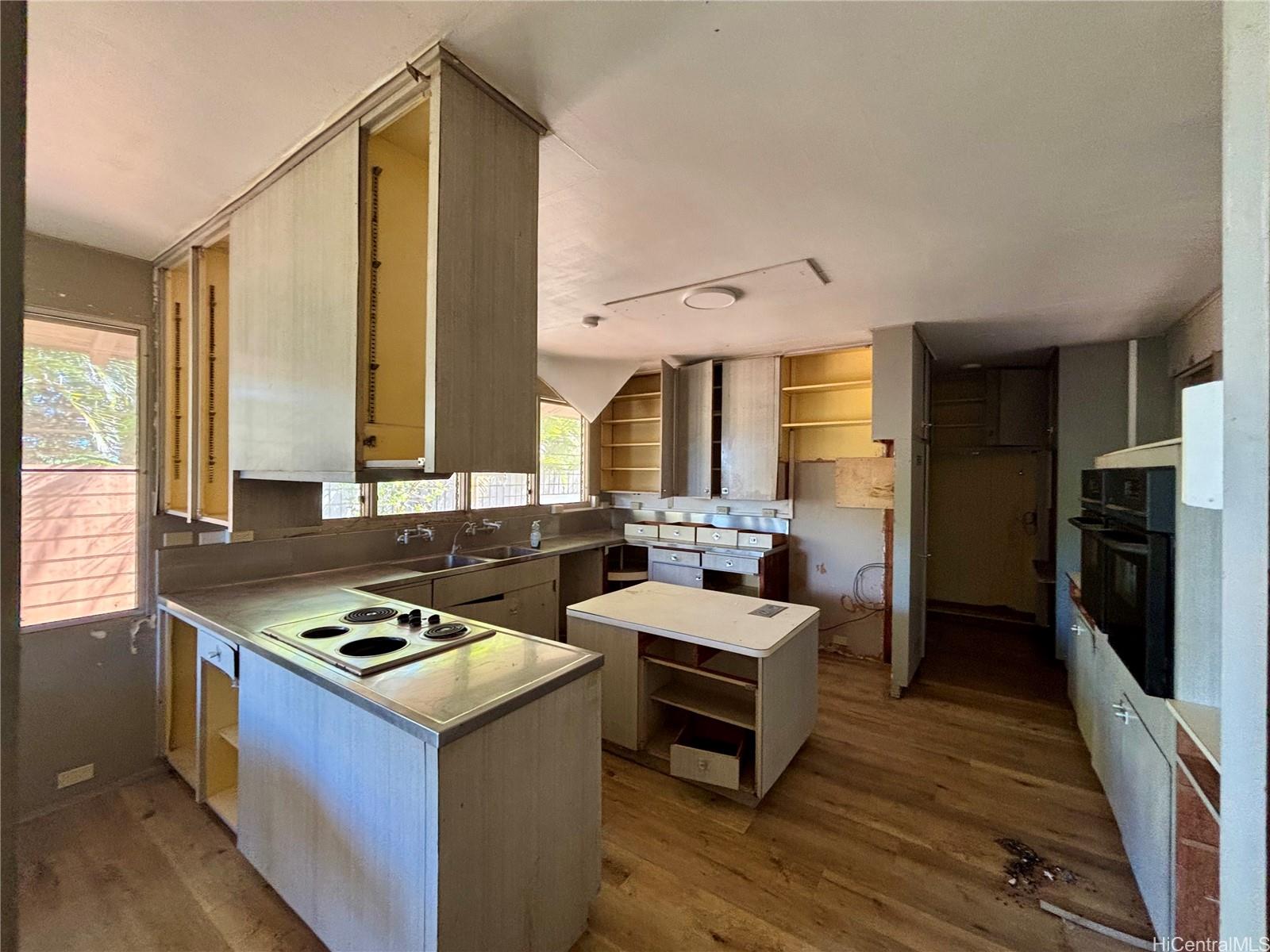 633 Hakaka Place