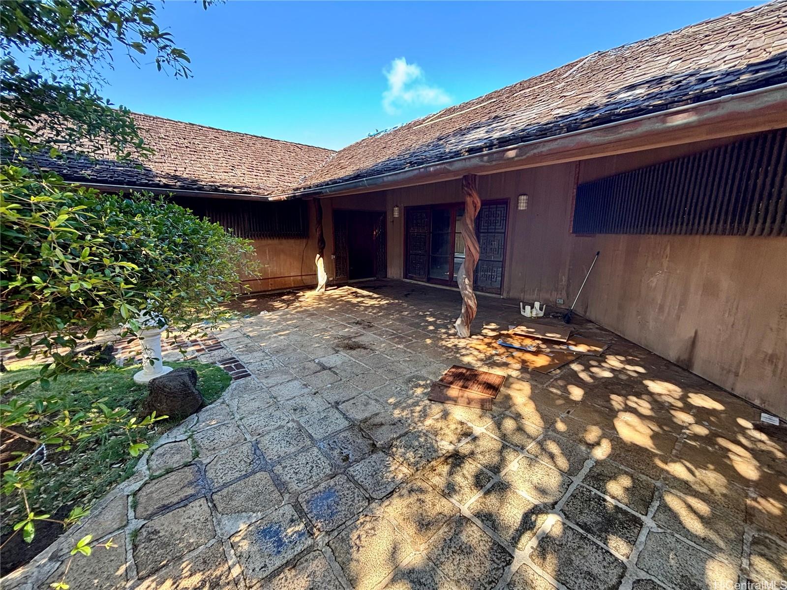 633 Hakaka Place