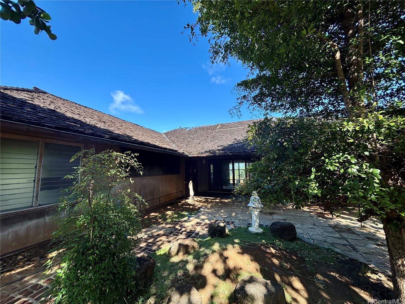 633 Hakaka Place