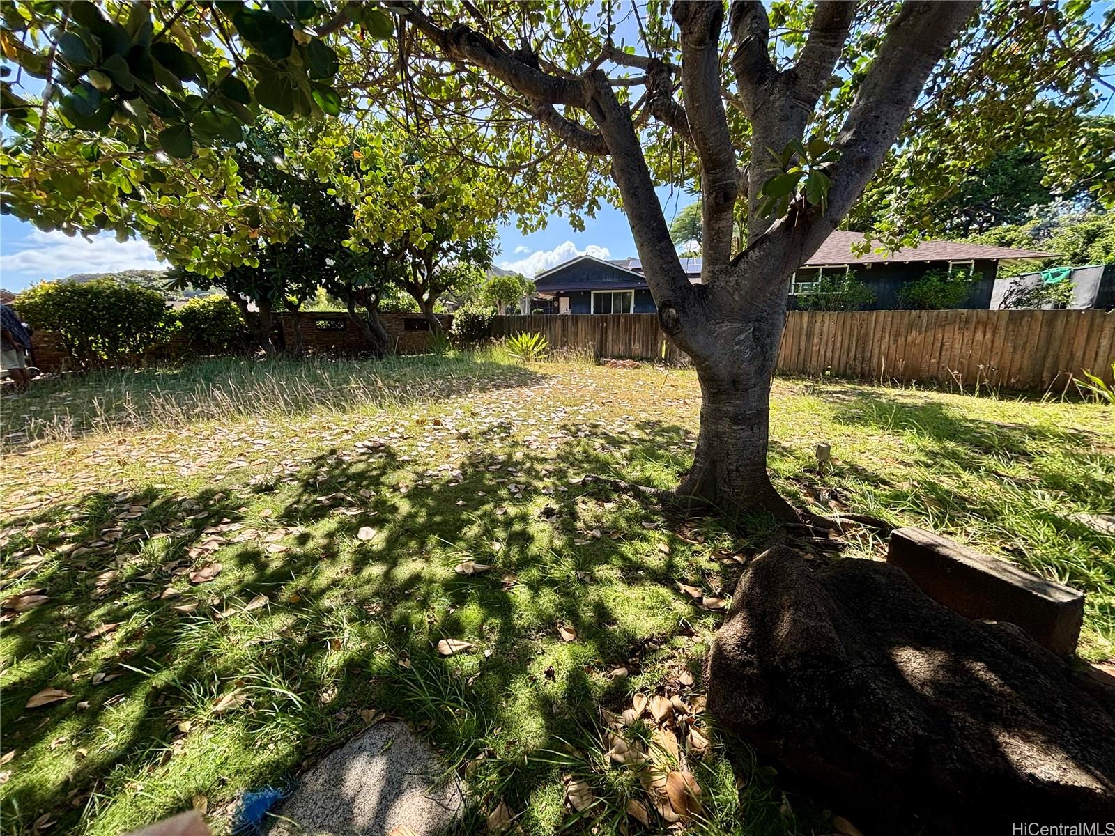 633 Hakaka Place