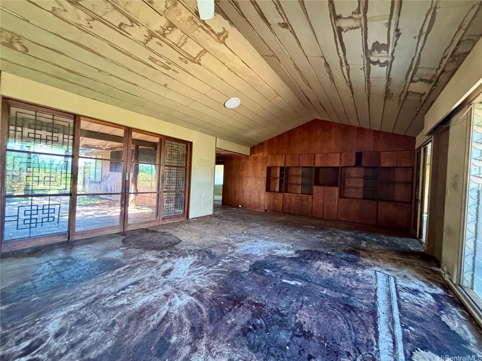 633 Hakaka Place
