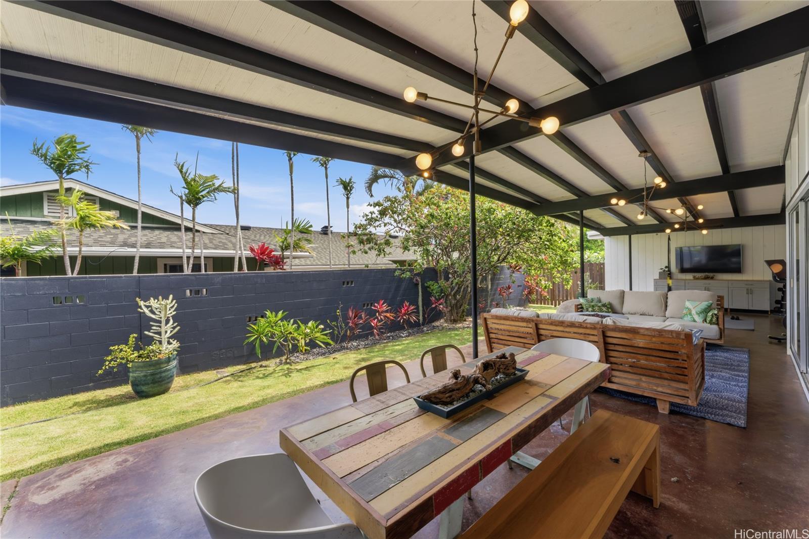 6085 Manukapu Place