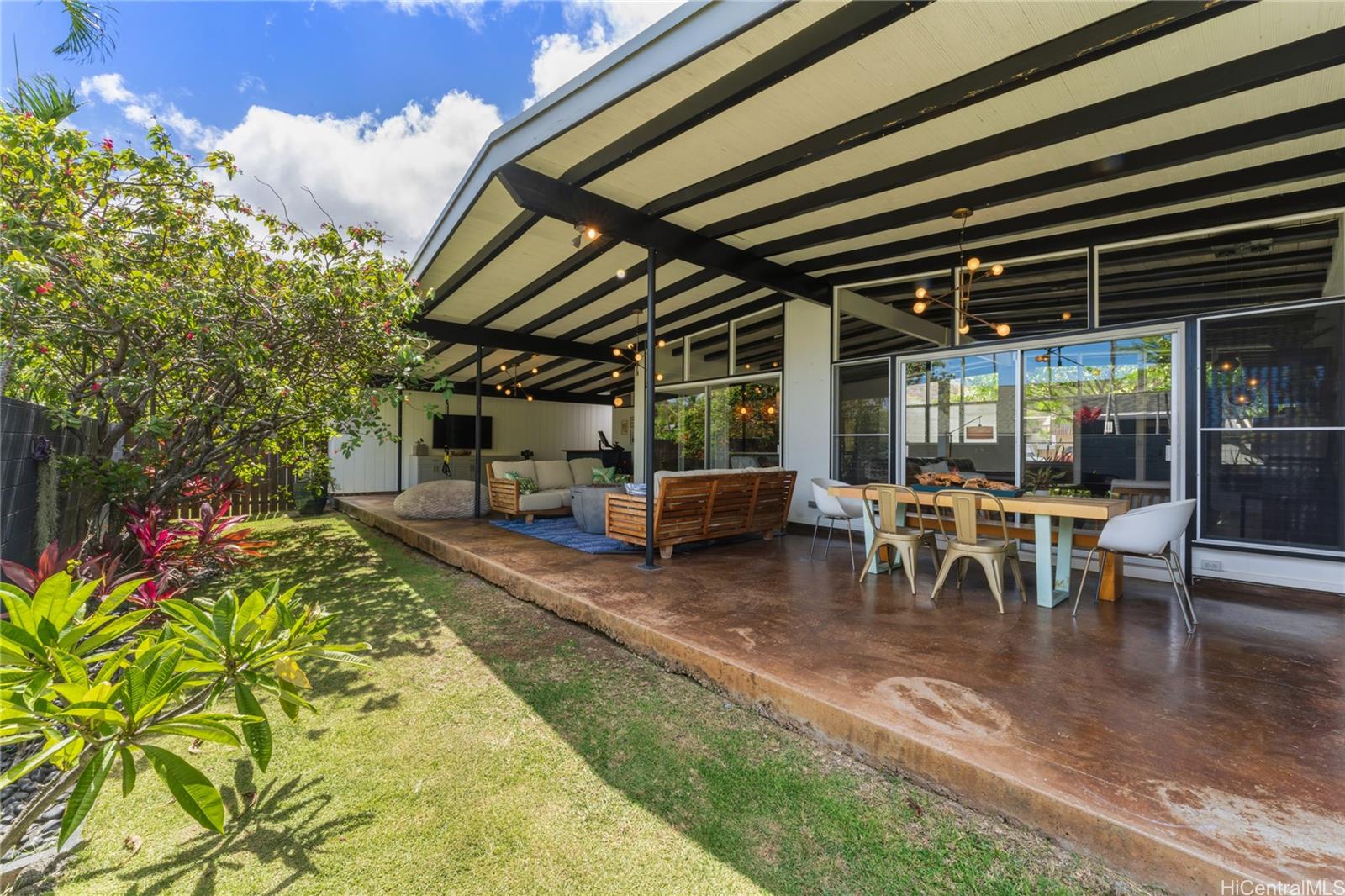 6085 Manukapu Place