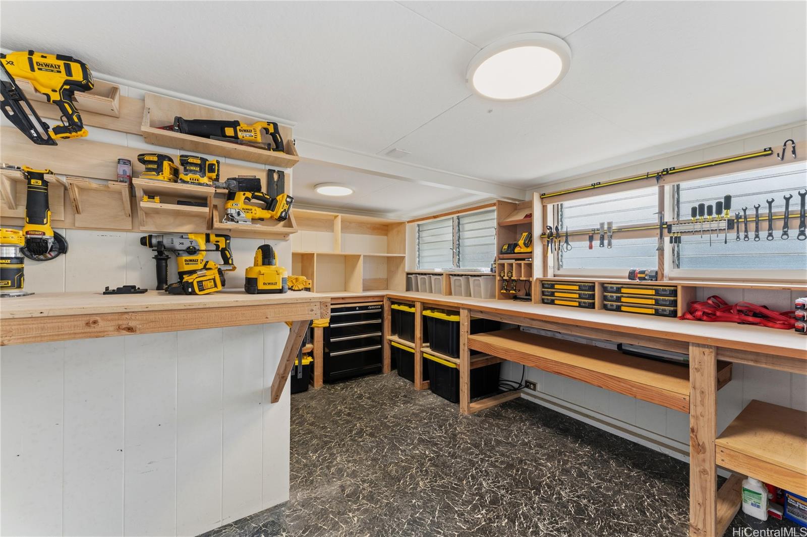 6085 Manukapu Place