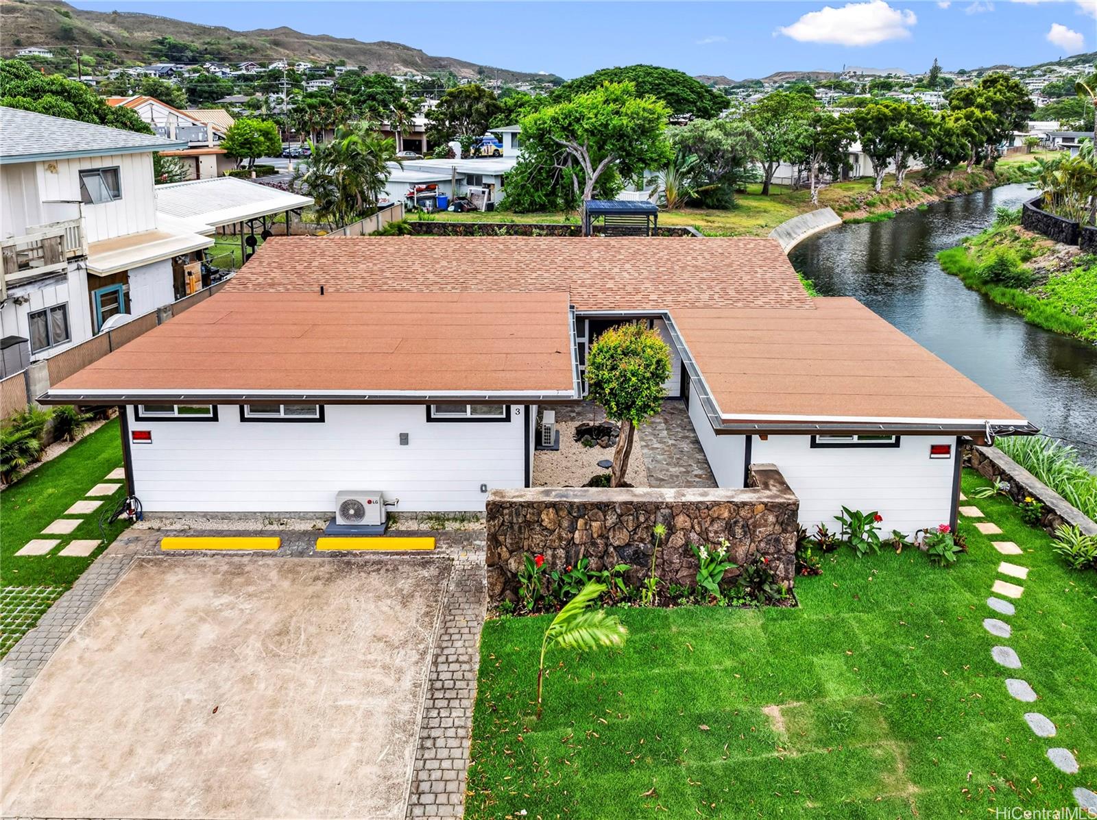 743 Akumu Street