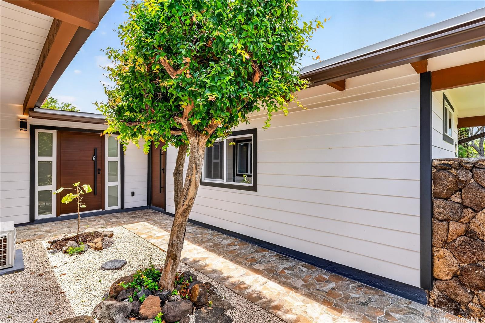 743 Akumu Street