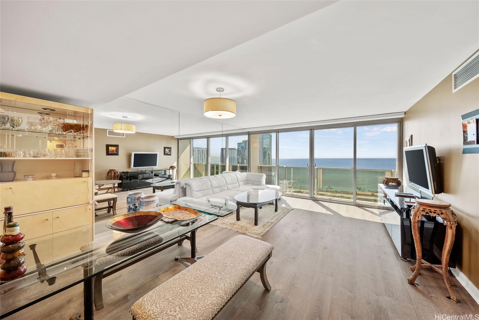 1177 Queen Street 4002