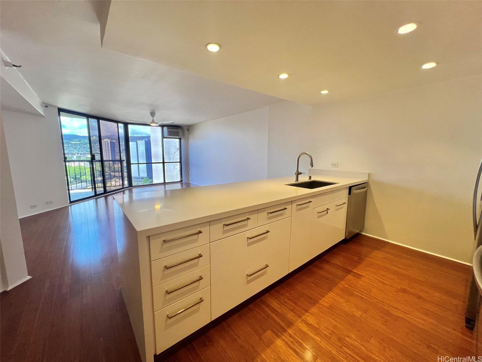 60 N Beretania Street 1404