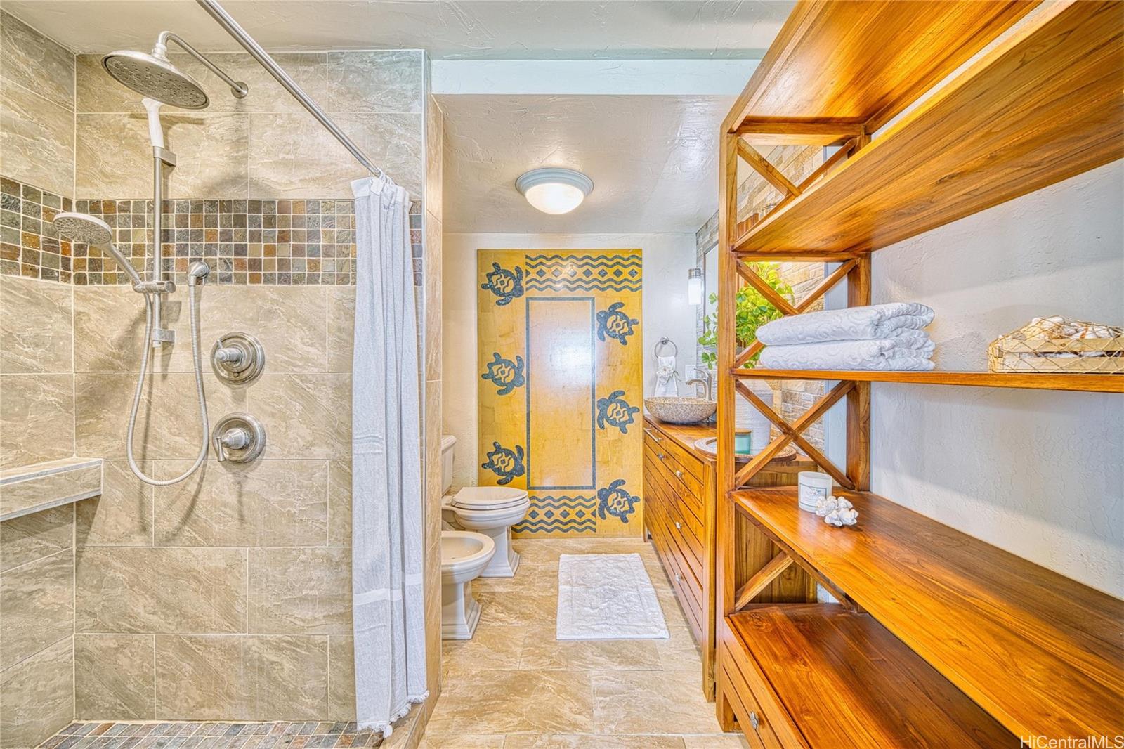87-561 Farrington Highway  Unit 102