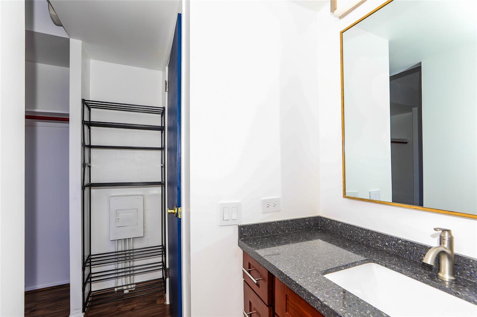 225 Queen Street  Unit 20D