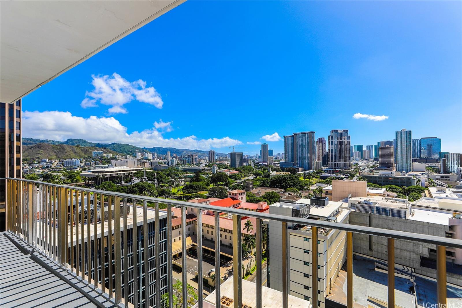 225 Queen Street  Unit 20D