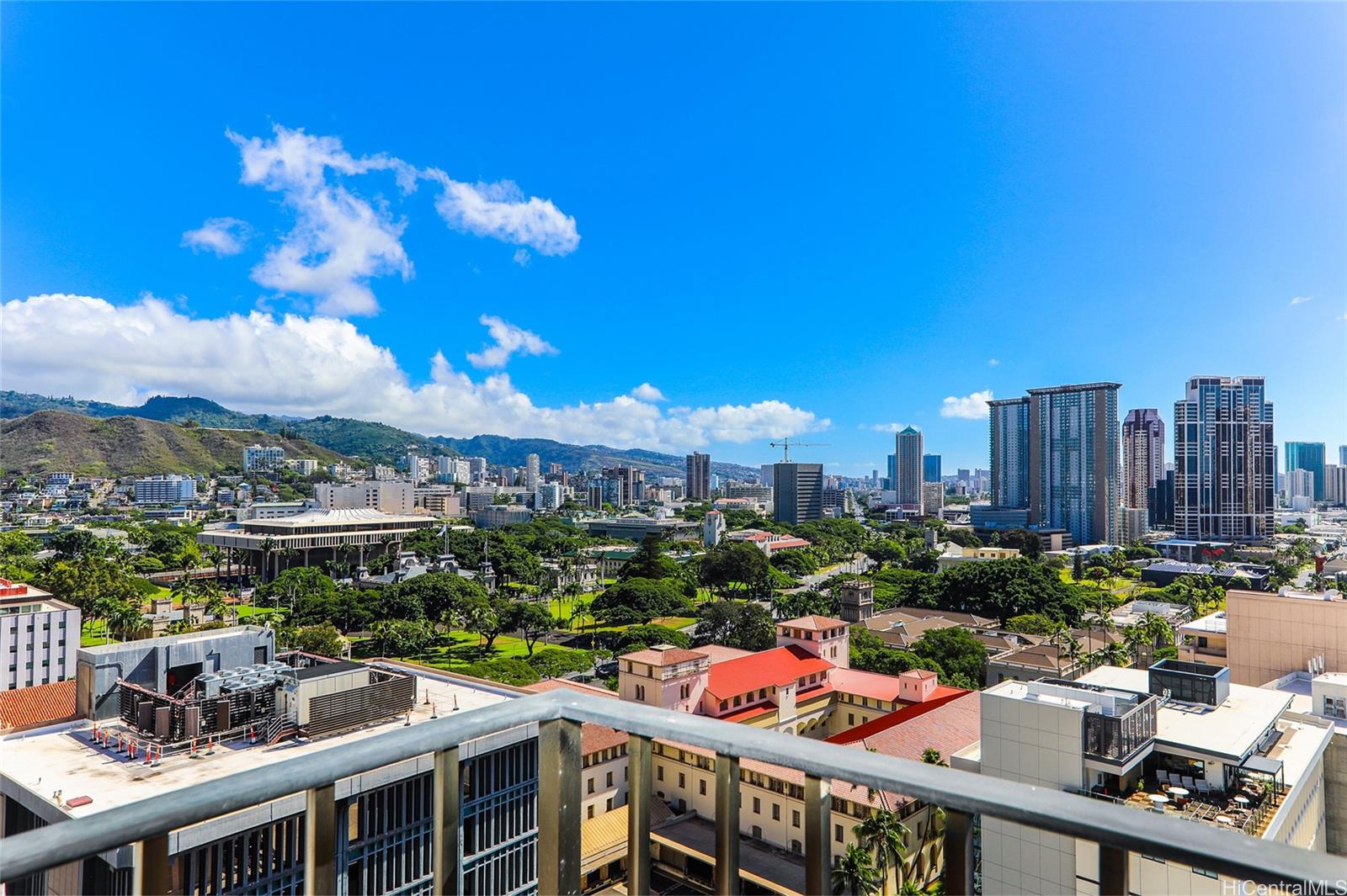 225 Queen Street  Unit 20D