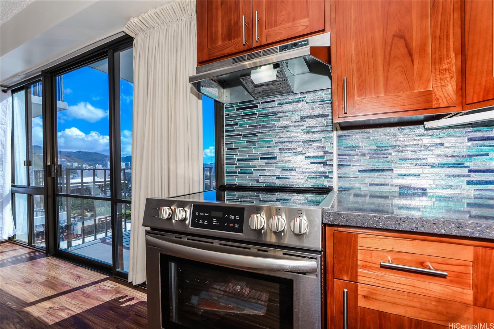 225 Queen Street  Unit 20D