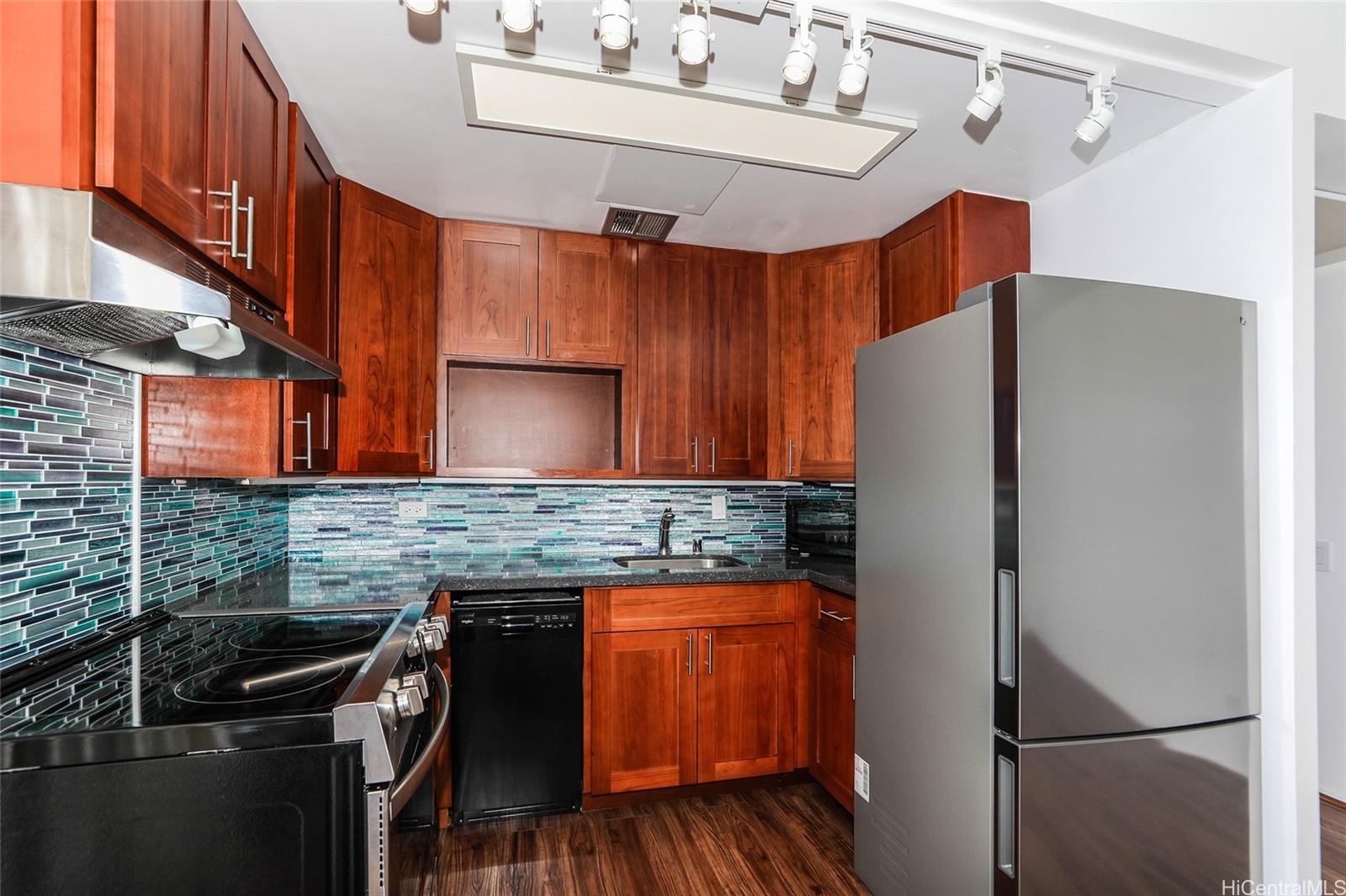 225 Queen Street  Unit 20D