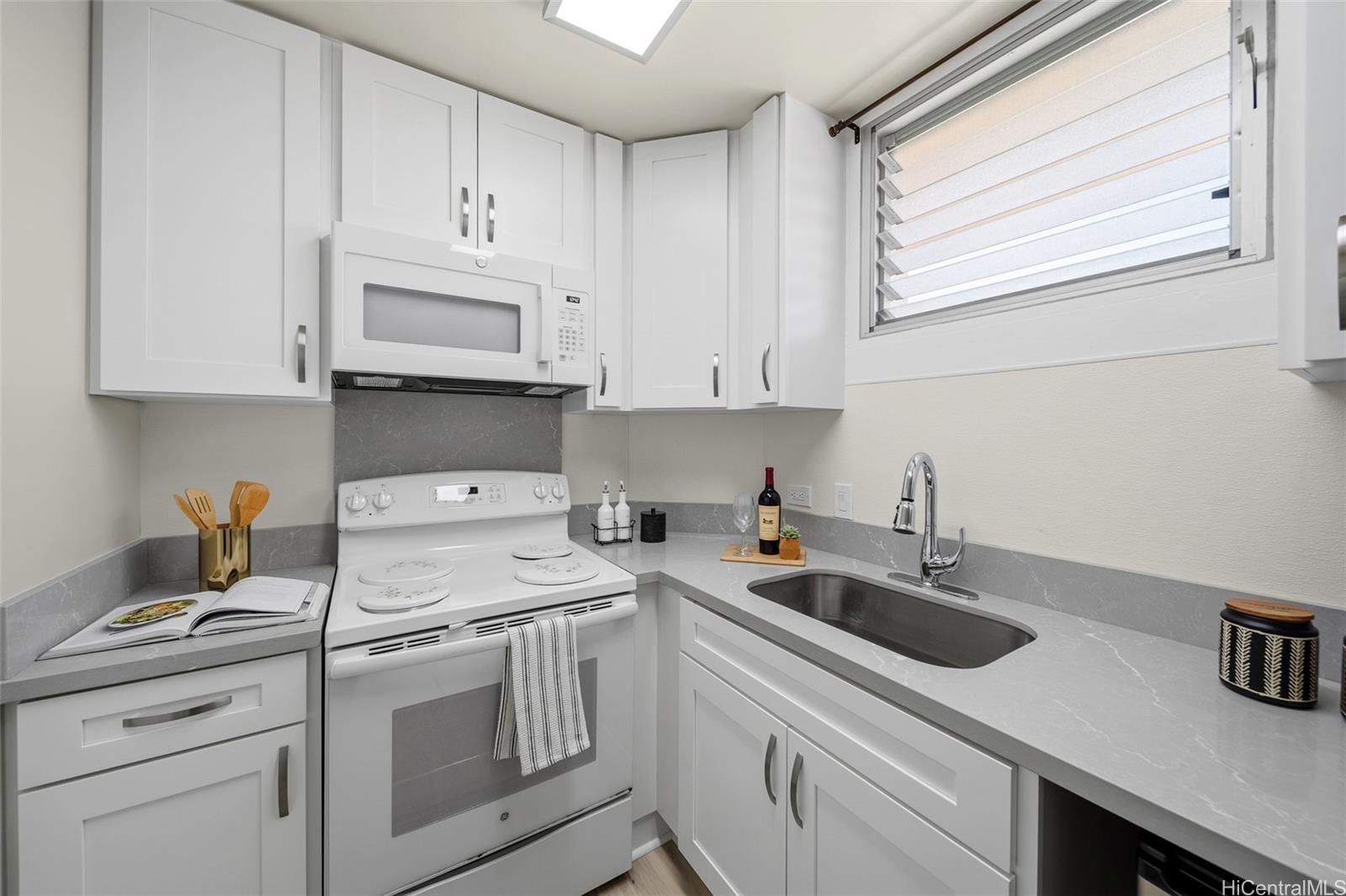 2440 Date Street  Unit 706