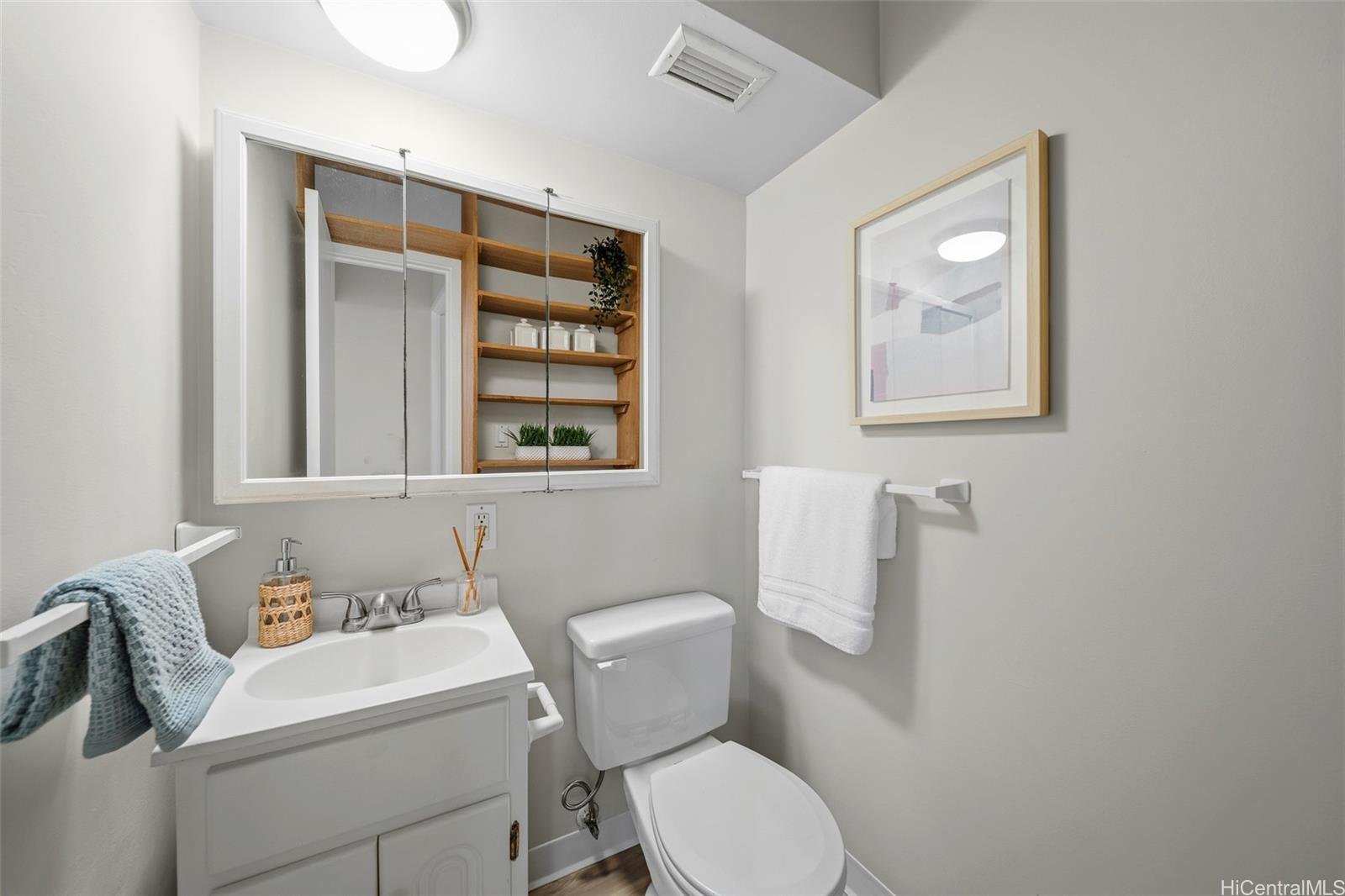 2440 Date Street  Unit 706