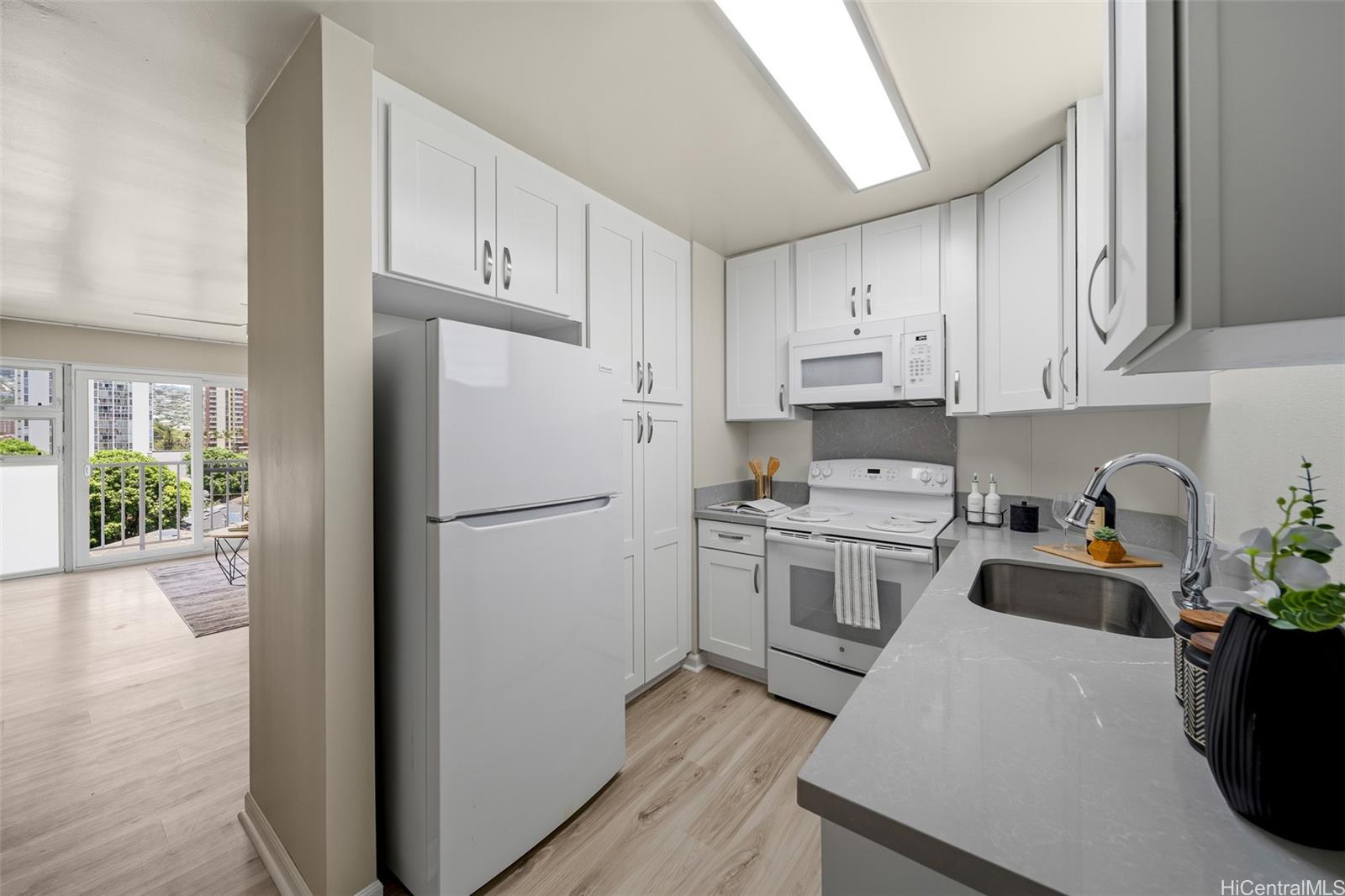 2440 Date Street  Unit 706