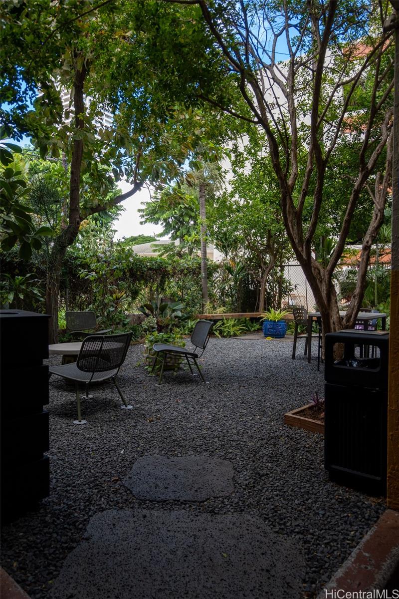 2740 Kuilei Street  Unit 706
