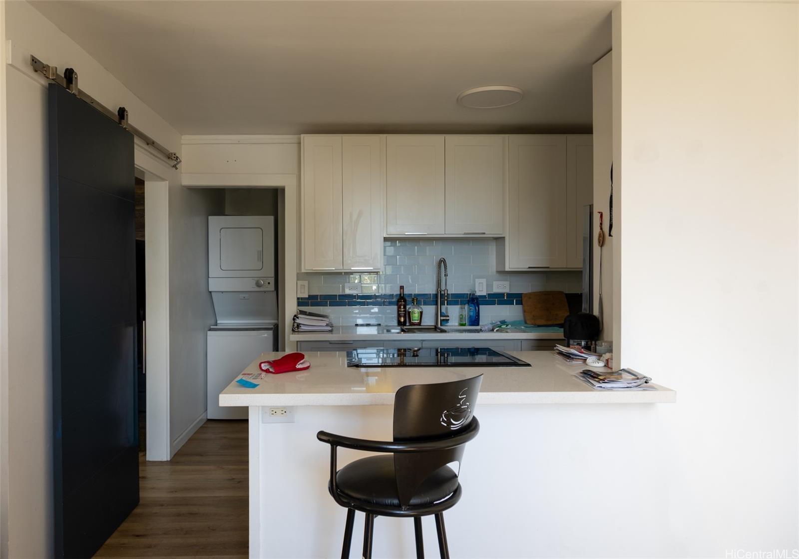 2740 Kuilei Street  Unit 706
