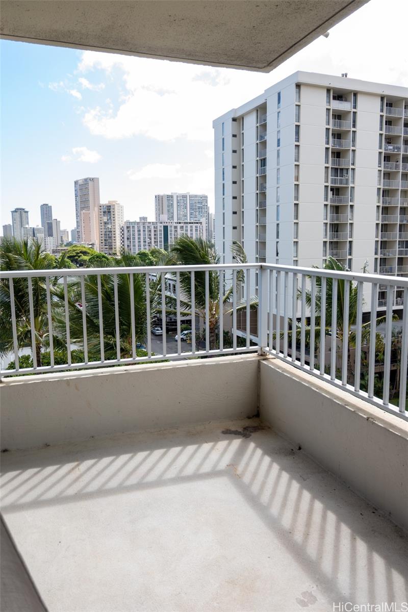 2740 Kuilei Street  Unit 706