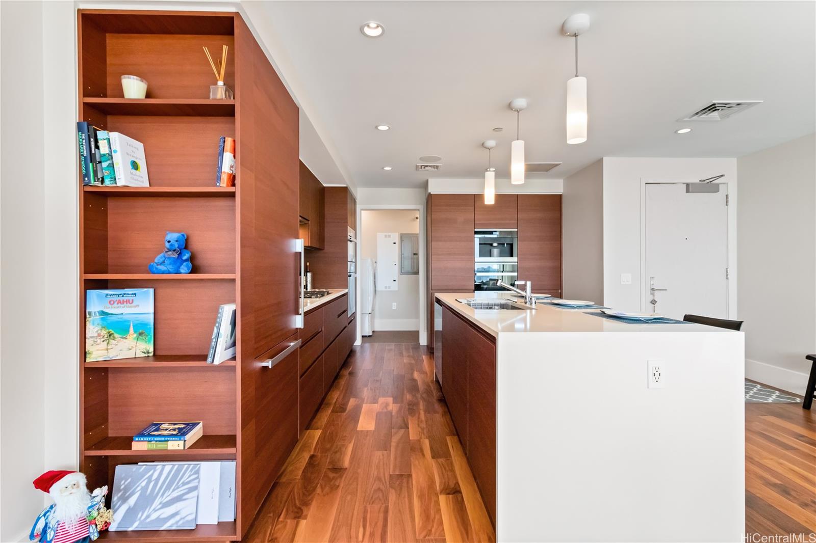 Photo 5 of 23