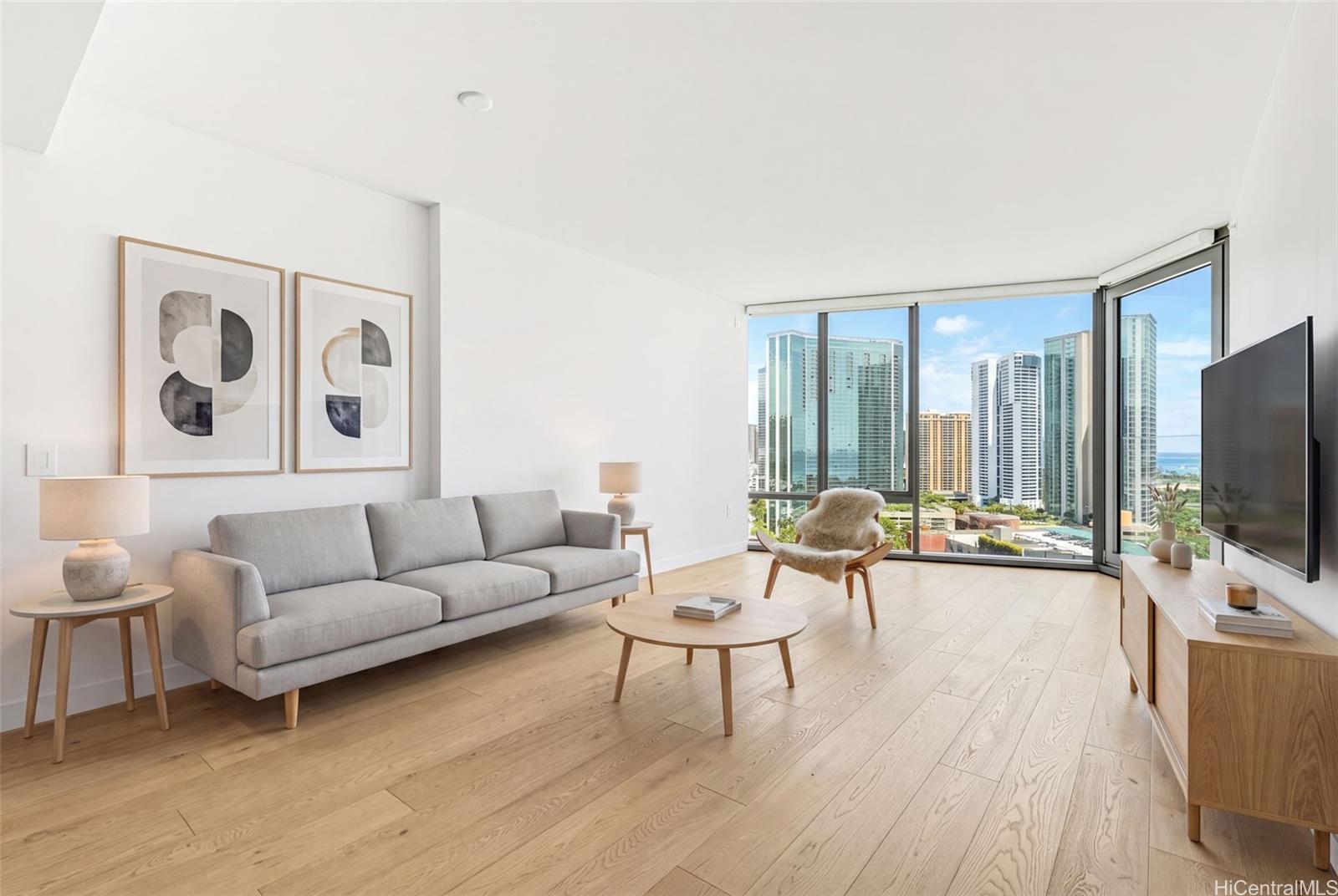 1001 Queen Street 1706