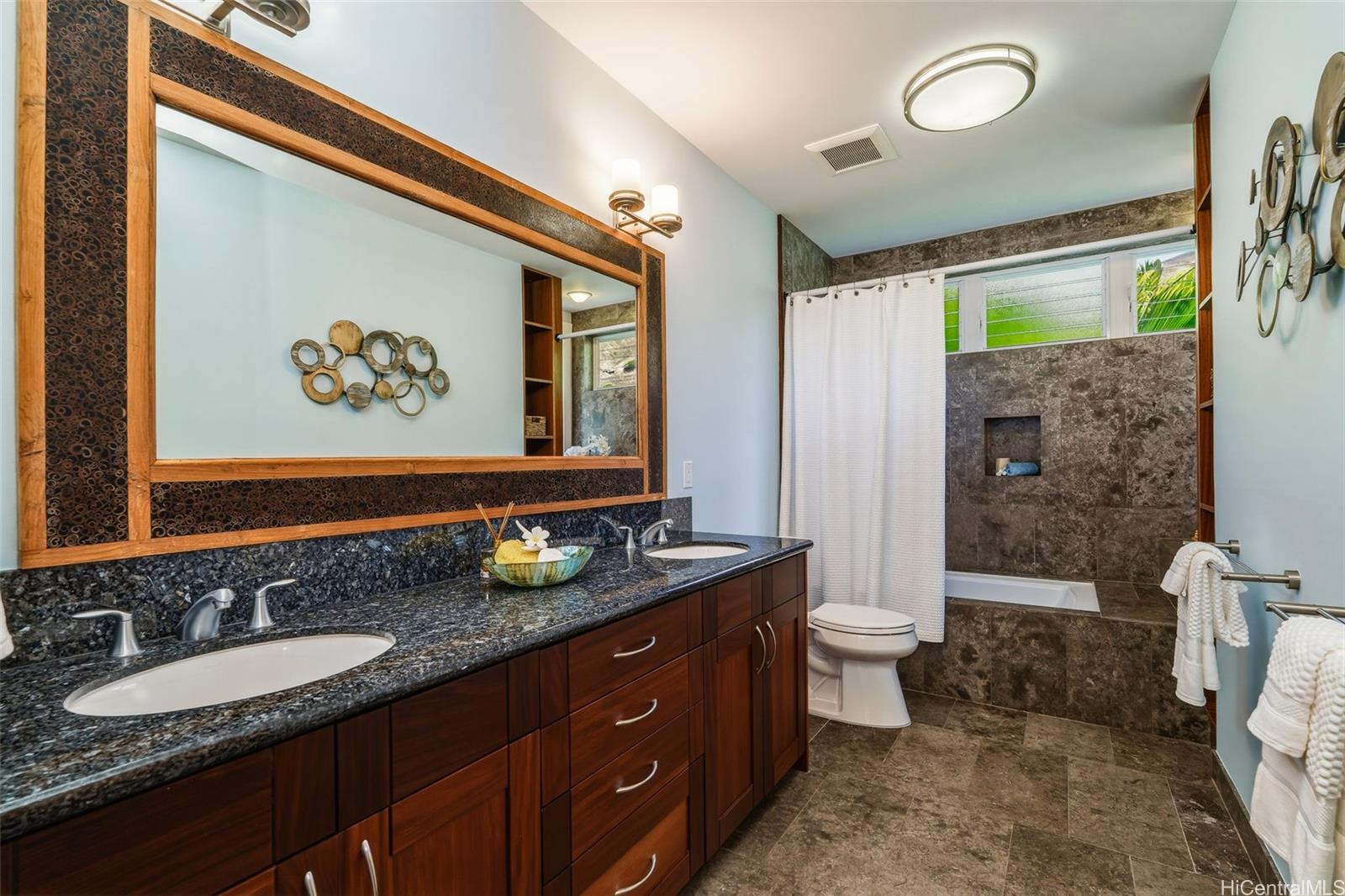 314 Lapa Place