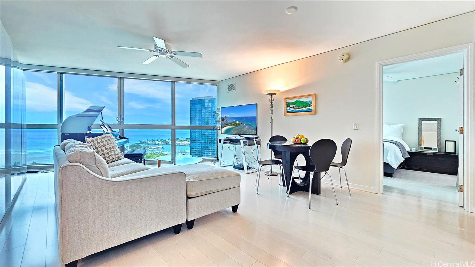 1177 Queen Street  Unit 3205
