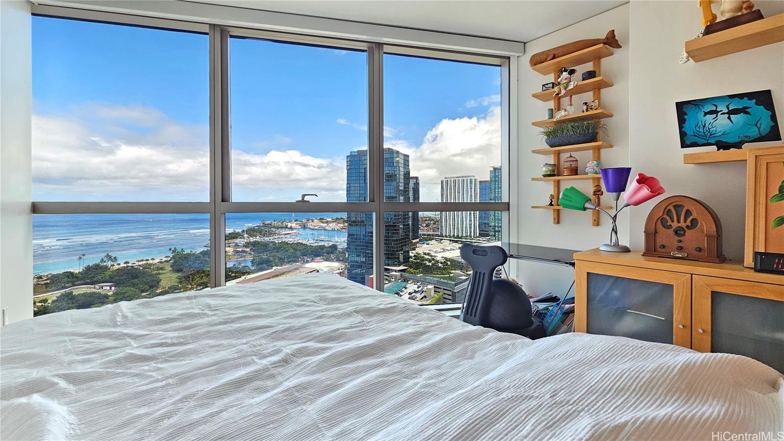 1177 Queen Street  Unit 3205