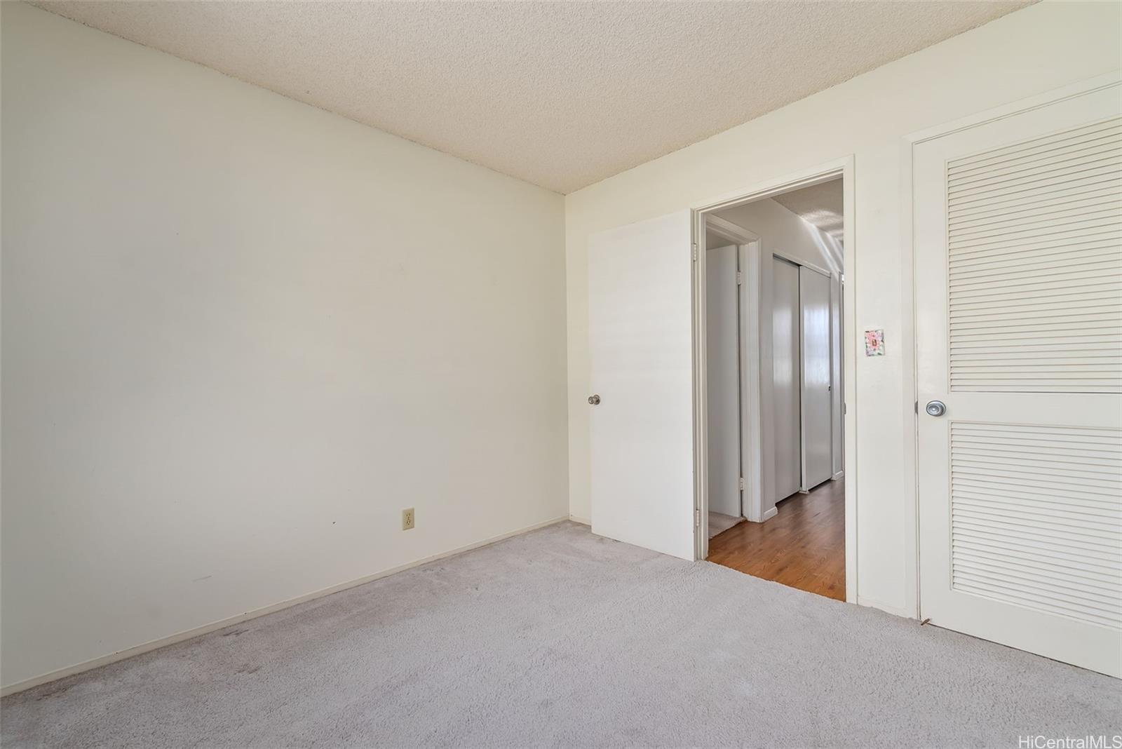Photo 16 of 25