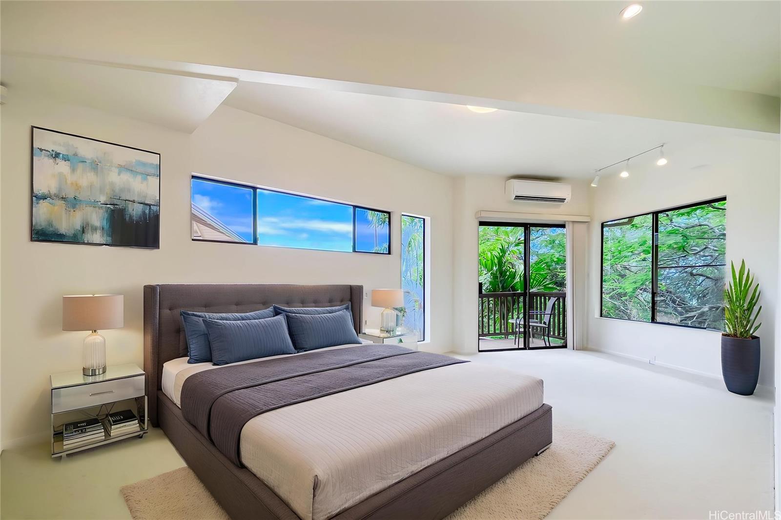 5926 Kalanianaole Highway