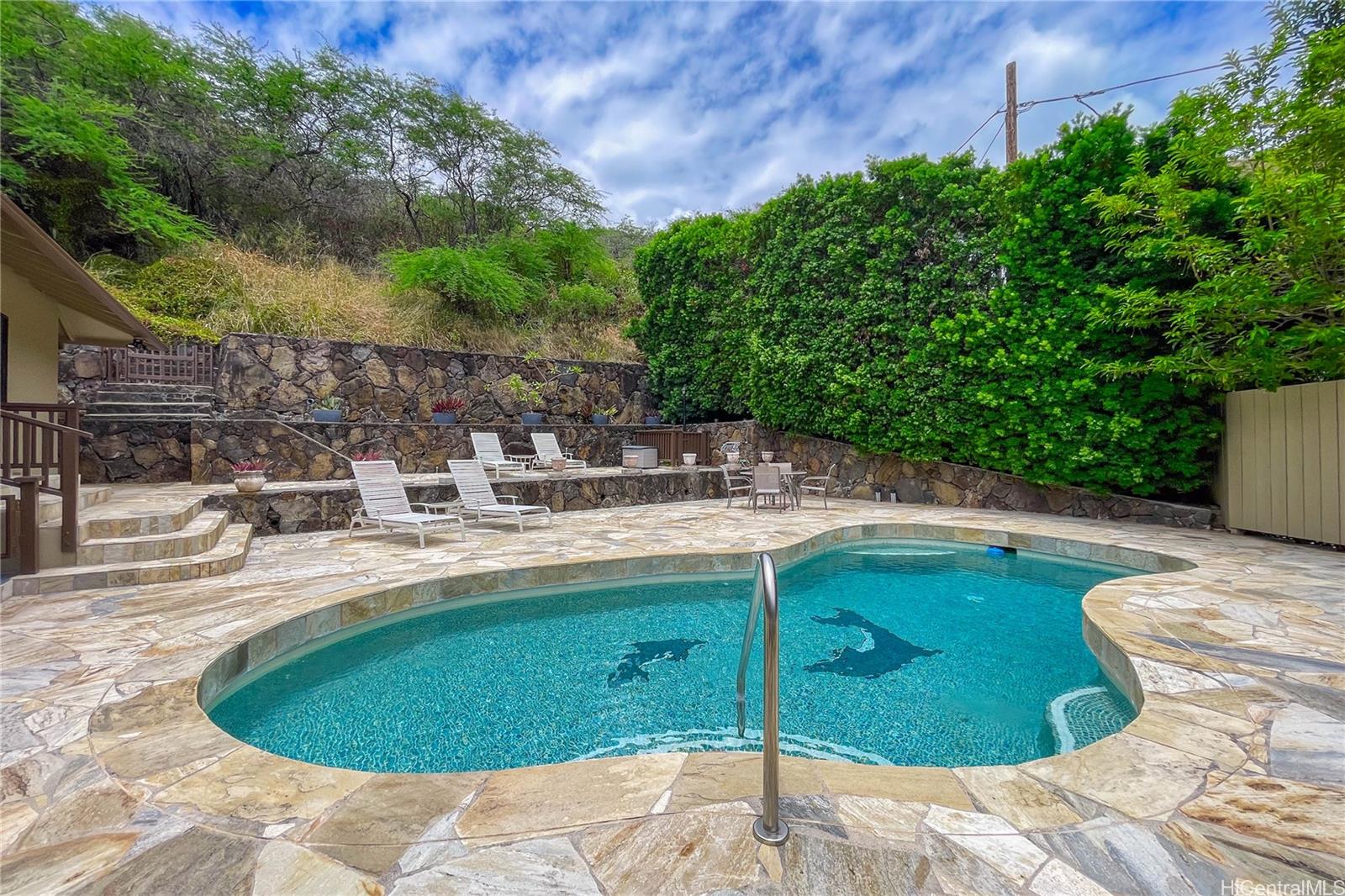 5926 Kalanianaole Highway
