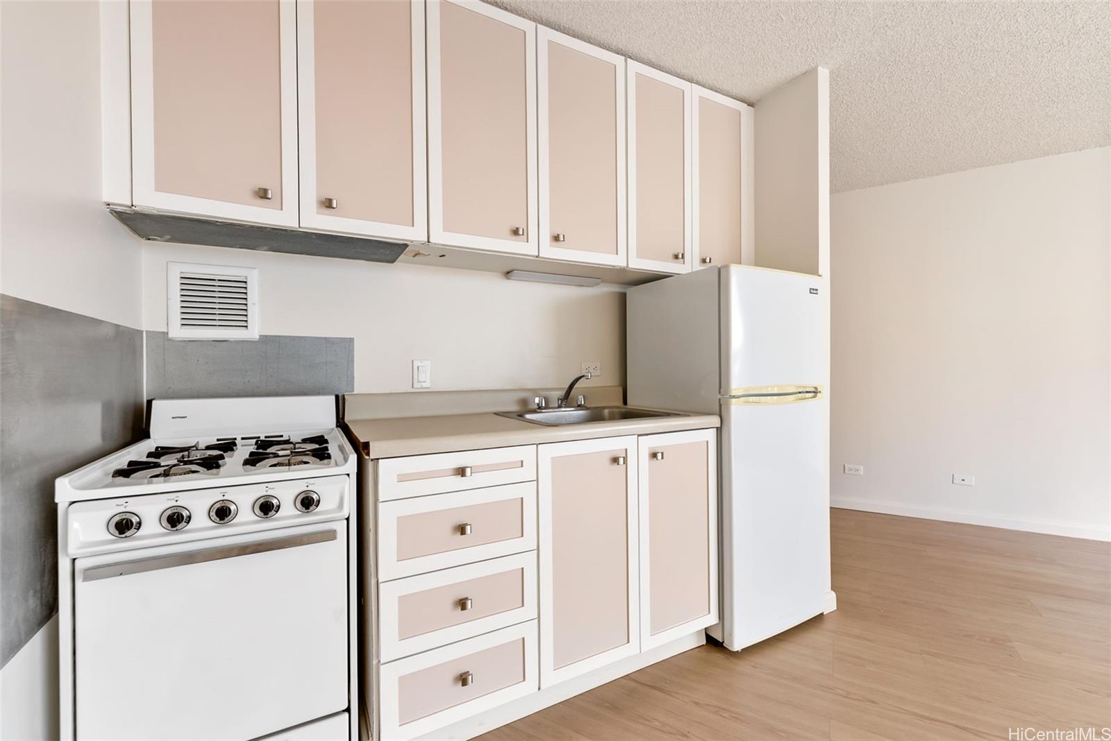 750 Amana Street  Unit 907