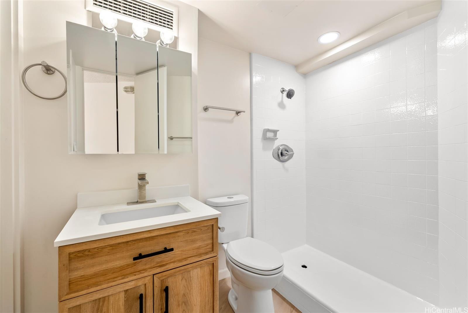750 Amana Street  Unit 907