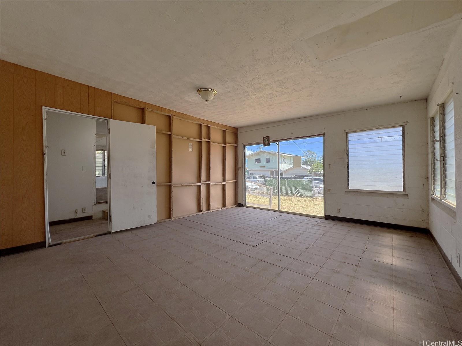 87-1486 Akowai Road