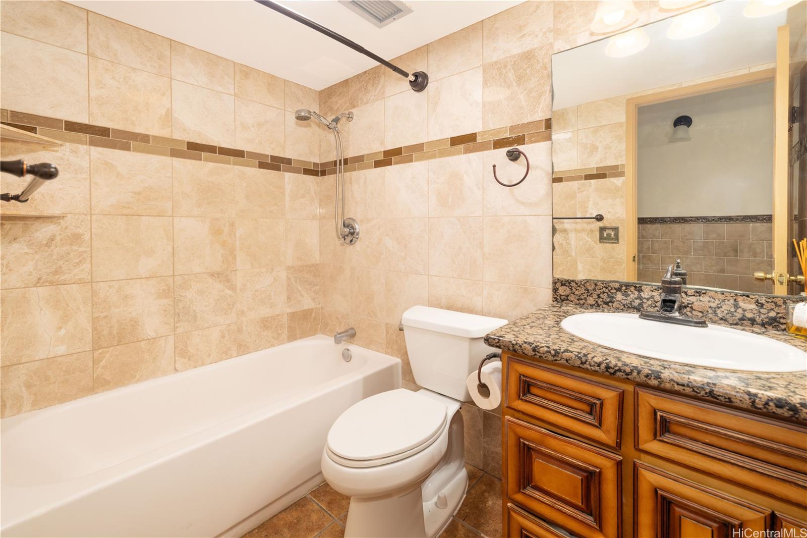 Photo 14 of 19