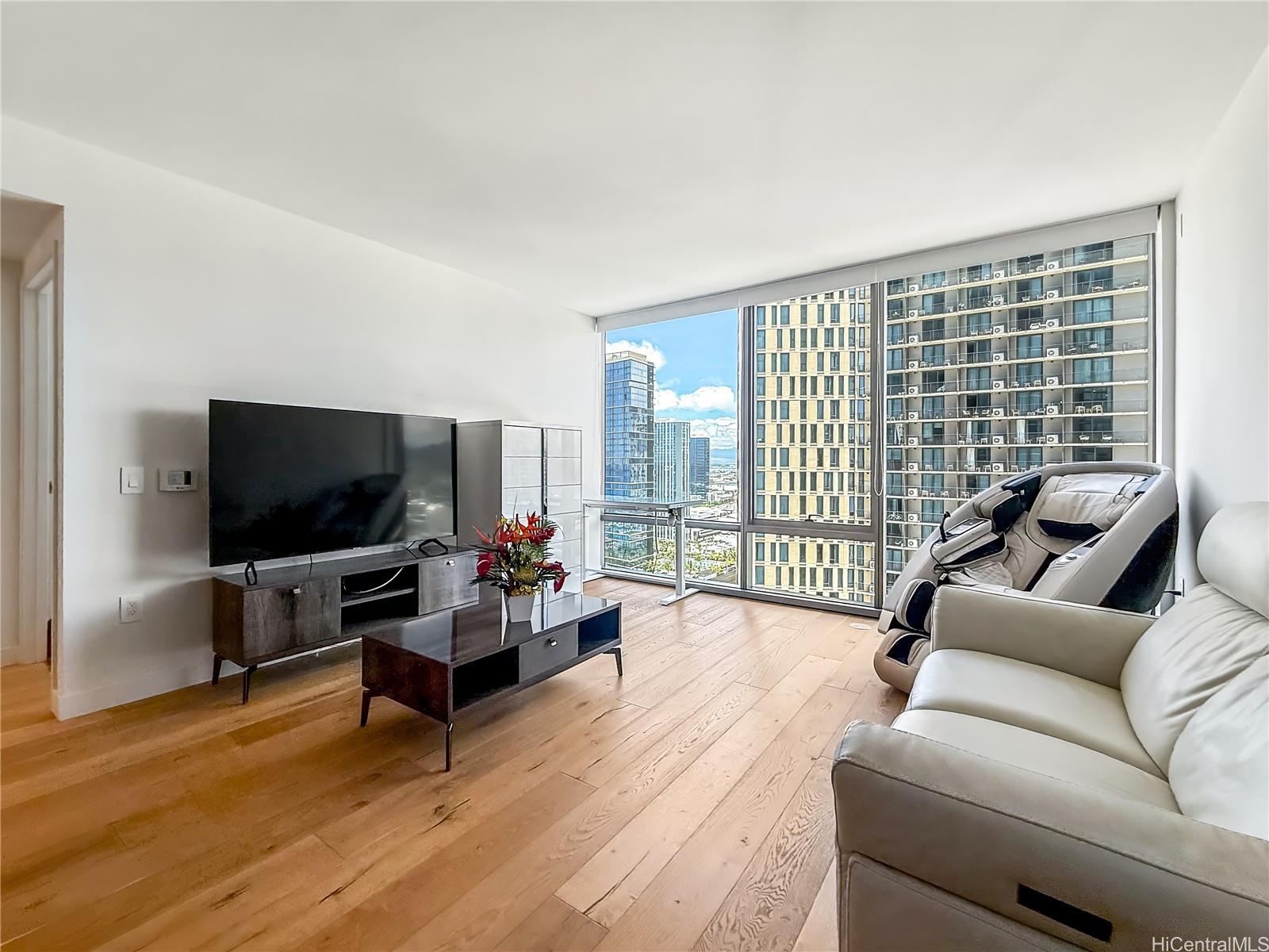 1001 Queen Street 2505