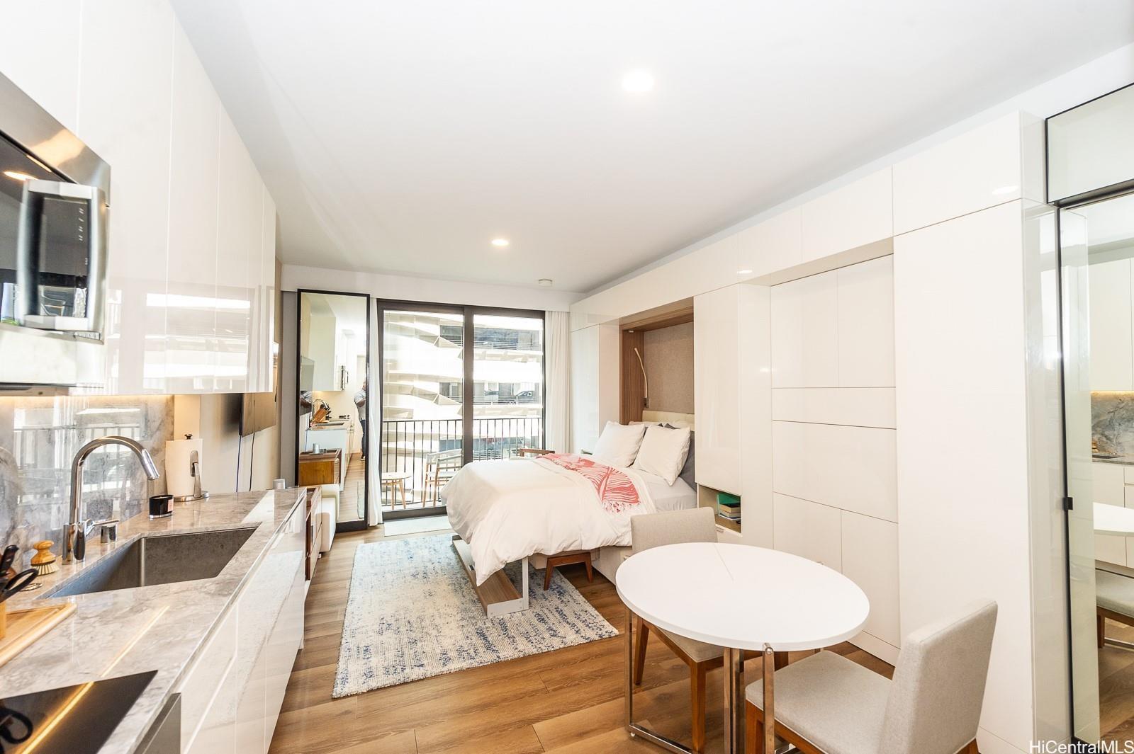 987 Queen Street  Unit 606