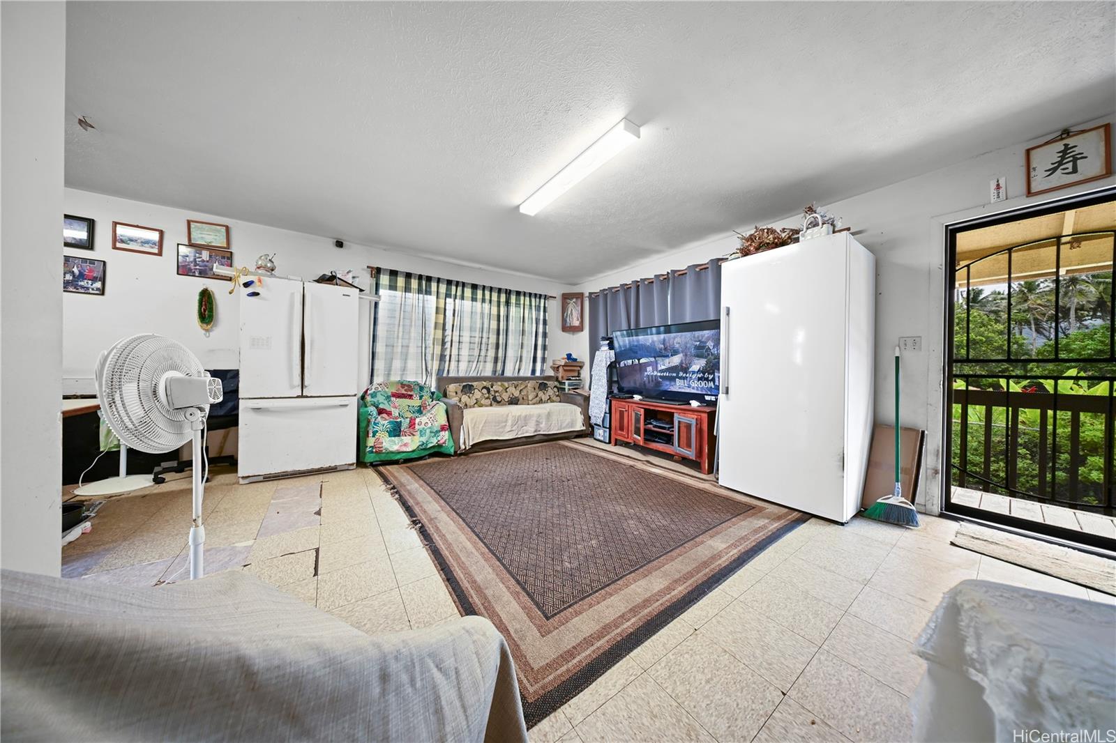 Photo 10 of 25