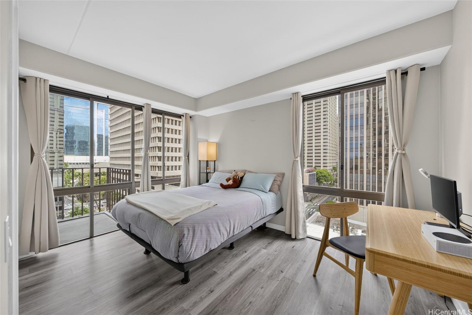 225 Queen Street  Unit 9G