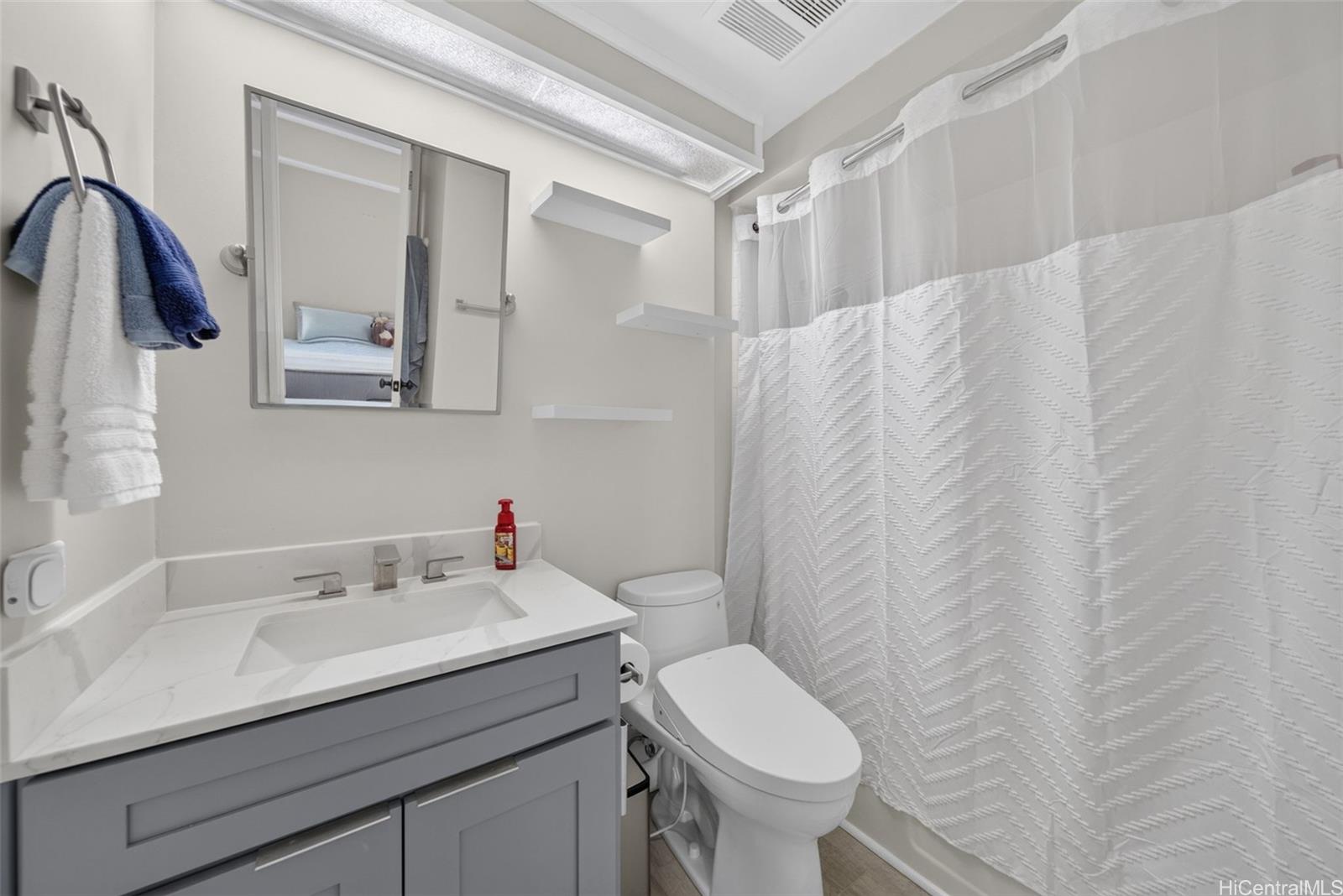 225 Queen Street  Unit 9G