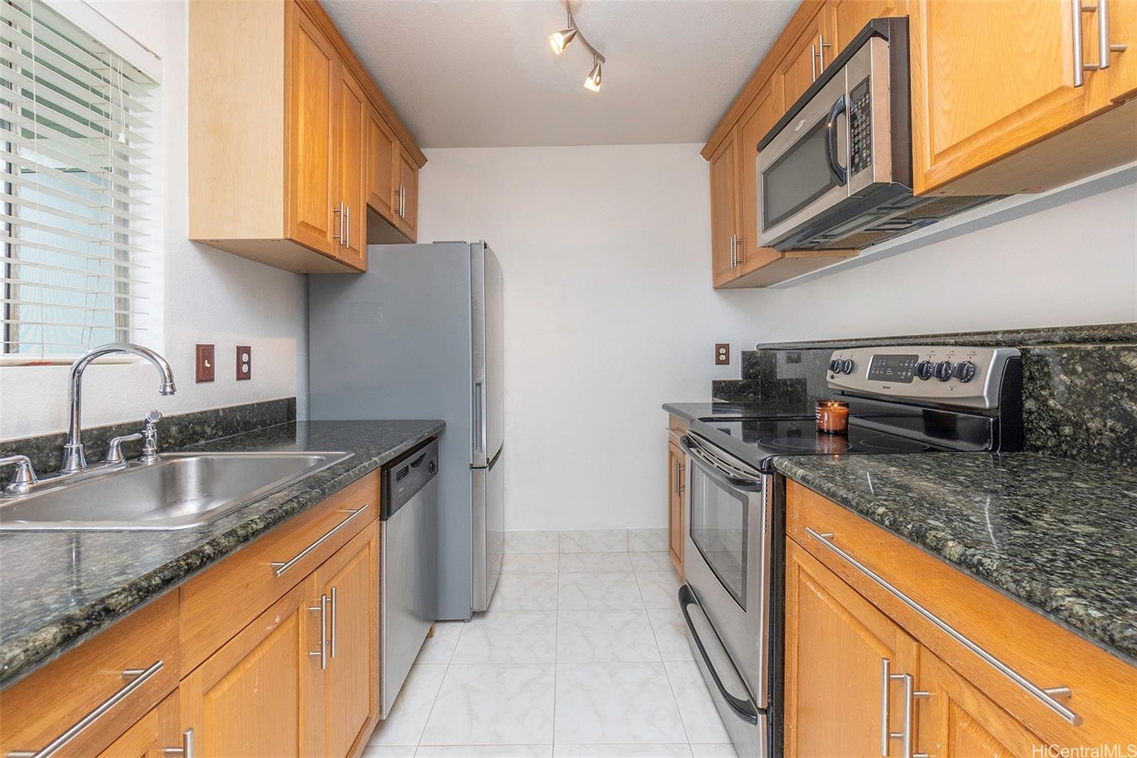 94-1451 Waipio Uka Street  Unit L106
