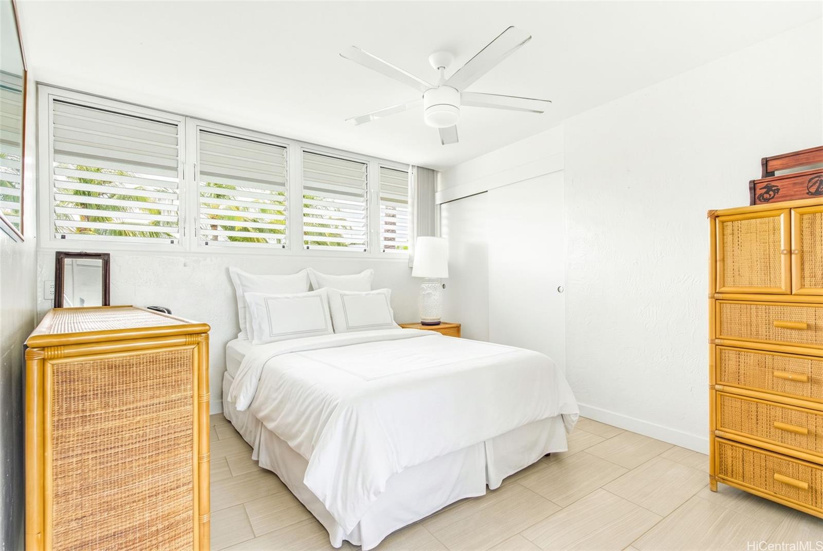 87-561 Farrington Highway  Unit 216