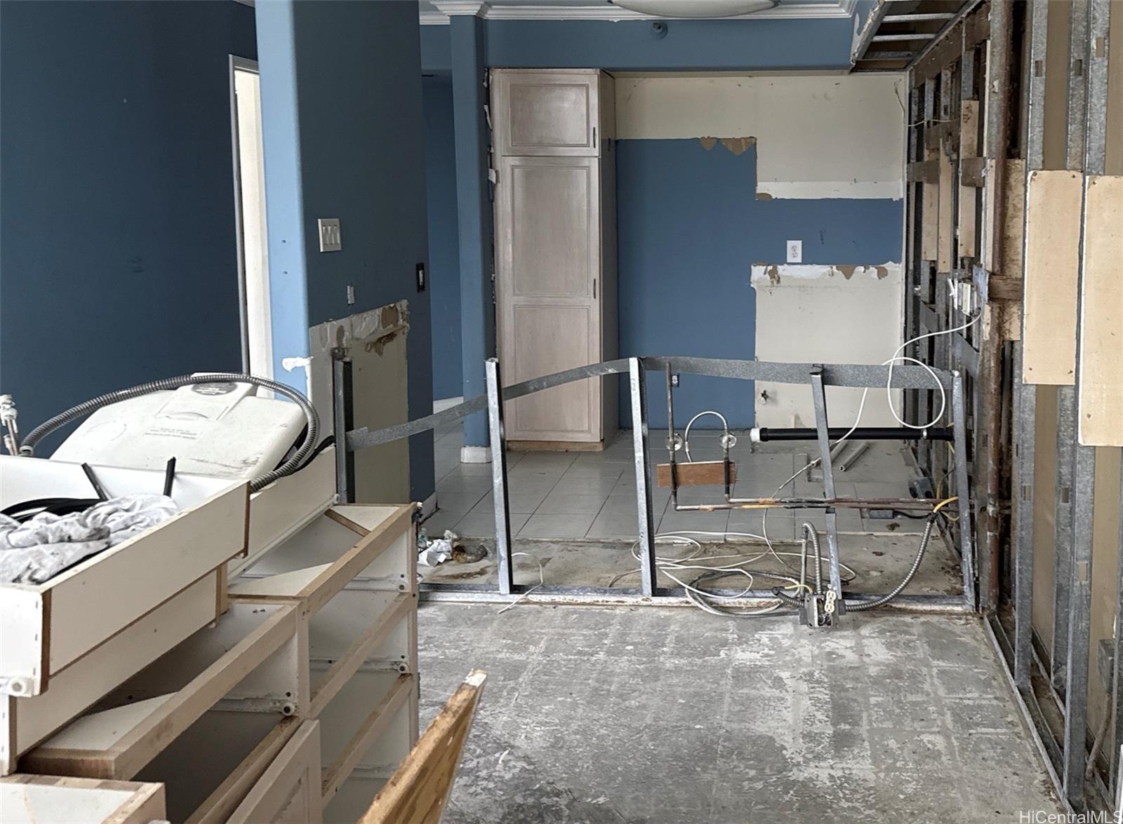 930 Kaheka Street  Unit 3004