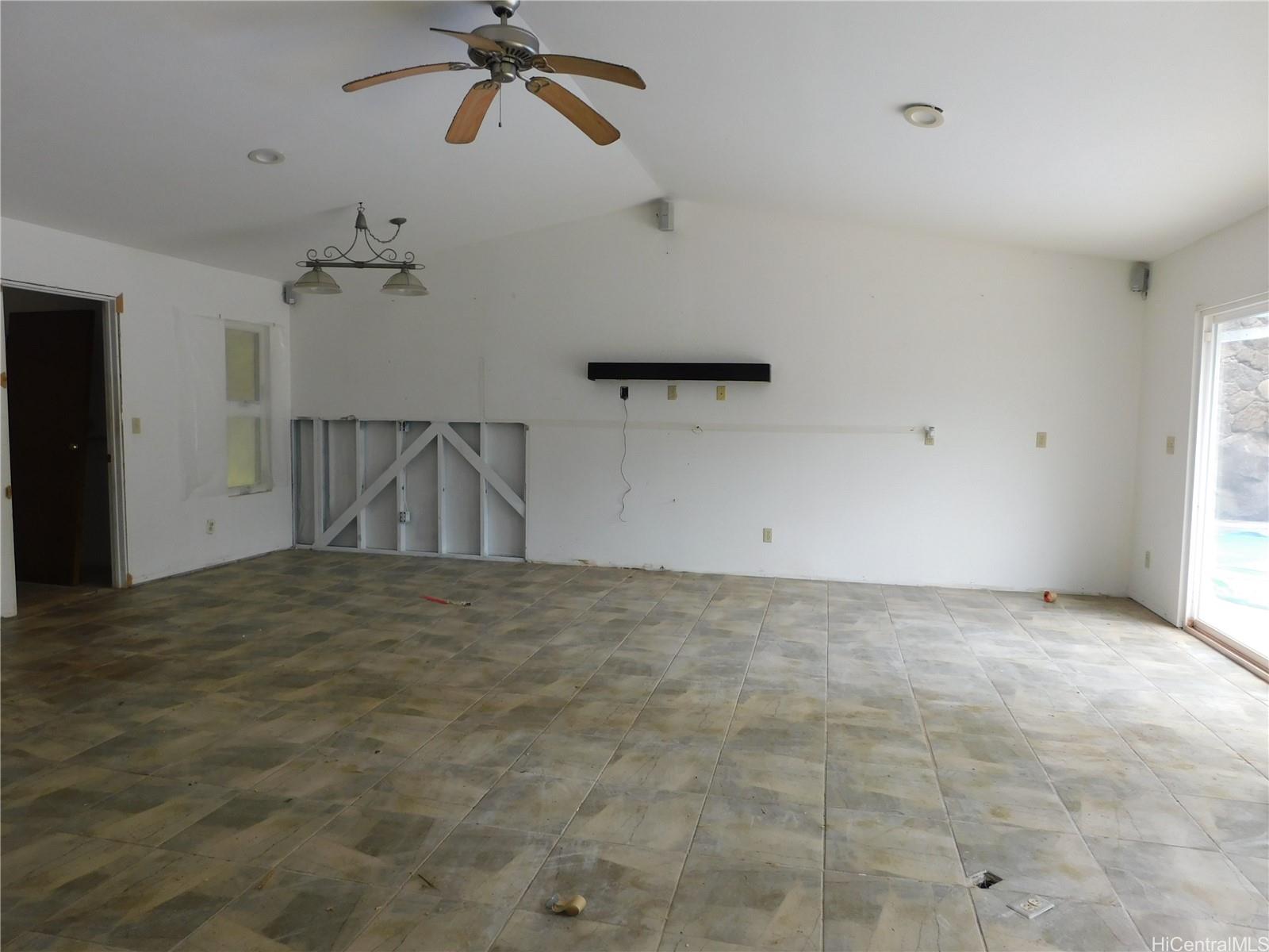 95-124 Waikalani Drive
