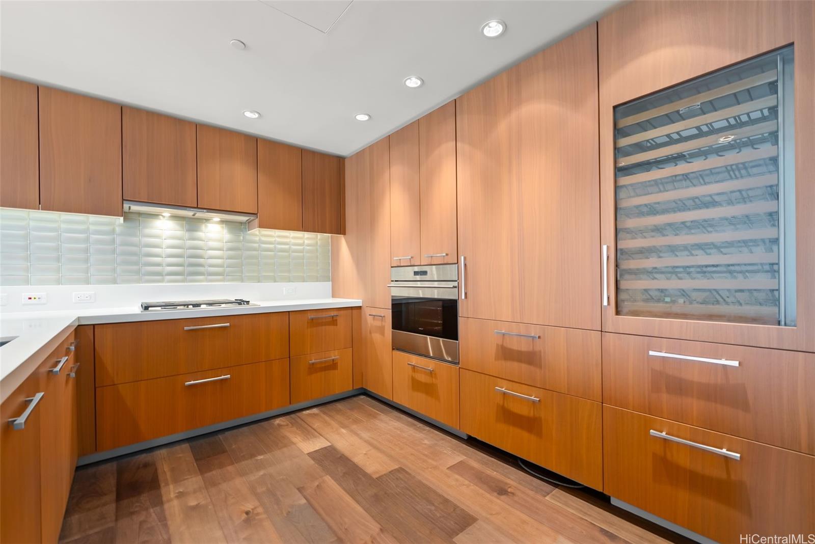 1555 Kapiolani Boulevard  Unit 1800
